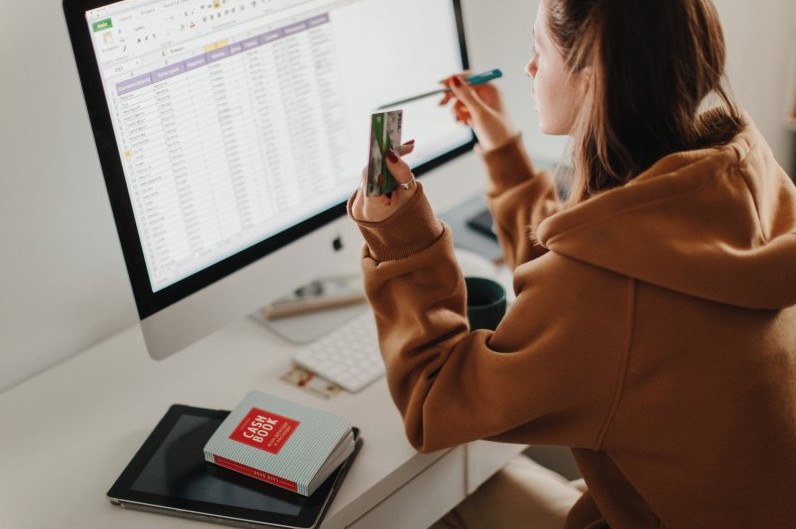 Good Crypto to Invest In: Decode Bitcoin Leverage Wondering what's a good crypto to invest in? The answer starts with structure: Bitcoin's price is now priced in leverage, DeFi recreates banks on Ethereum, and independent advice keeps you clear of scams.
